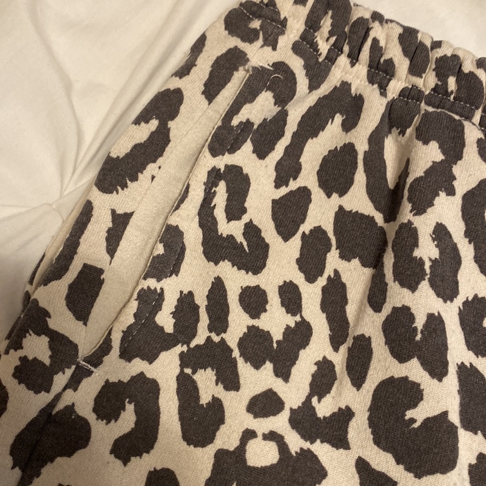 Cheetah Print Loungewear Matching Set - Picture 8 of 8